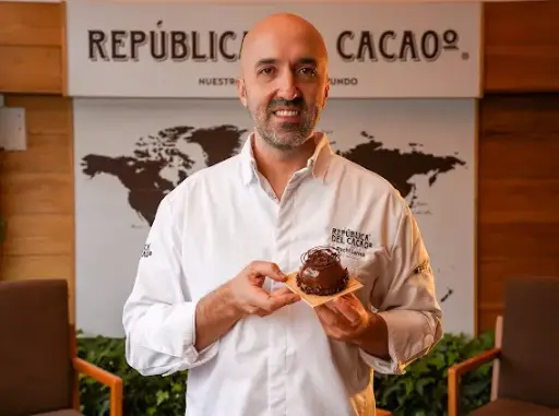 [CUR-CATA44] Demo Pachi Larrea - Pastelería, tartas y entremet 4/06